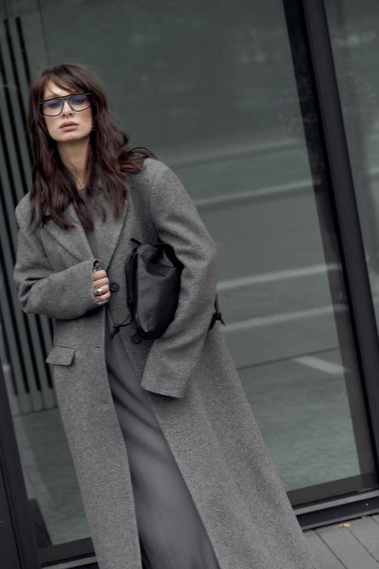 STRAIGHT FIT wool coat. Gray