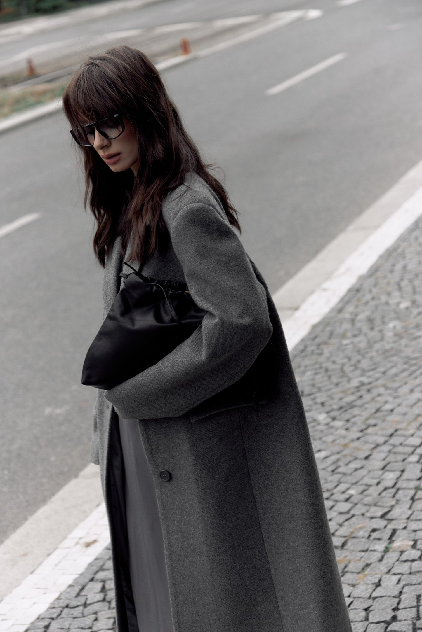 STRAIGHT FIT VLNĚNÝ KABÁT. ŠEDÝ