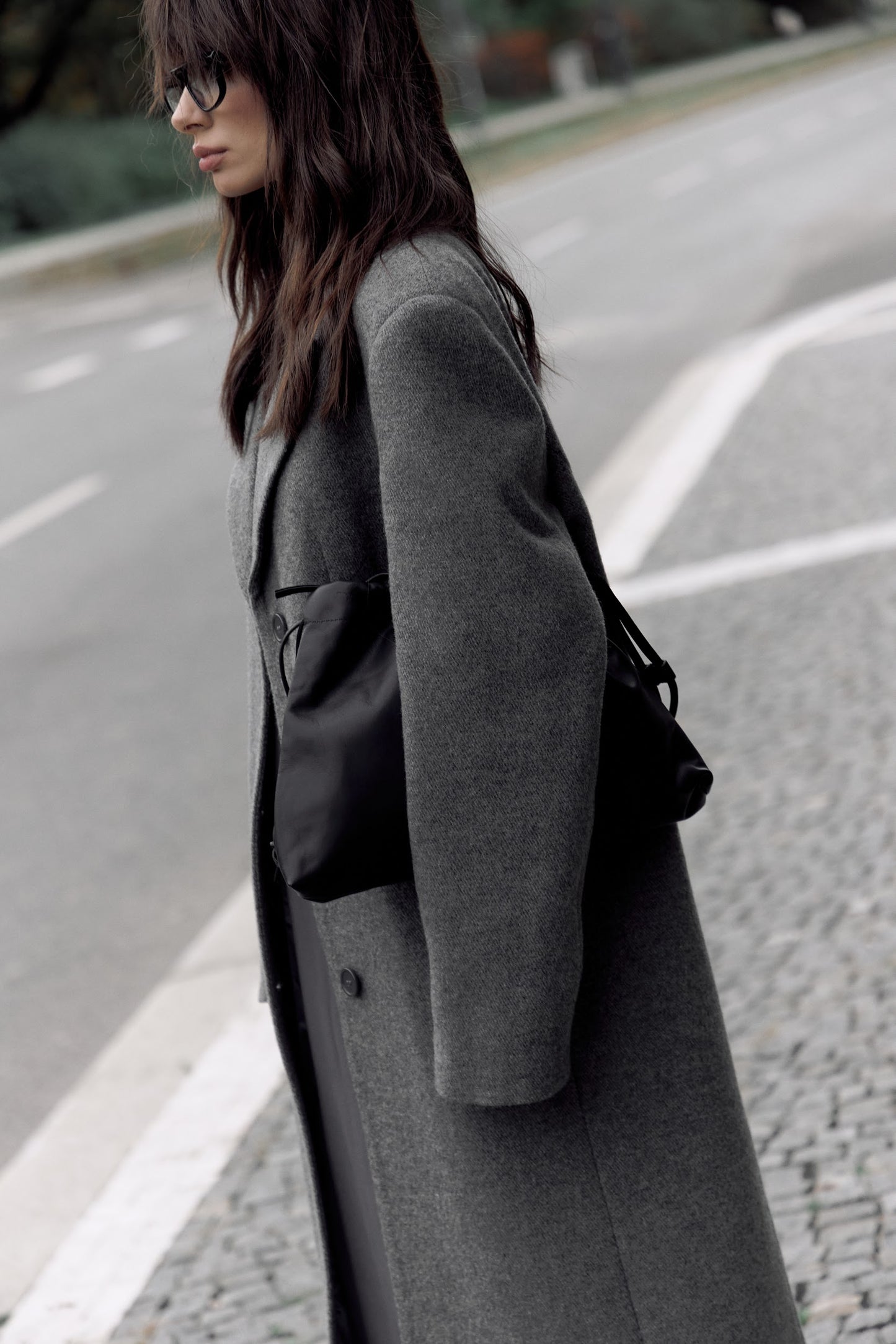 STRAIGHT FIT VLNĚNÝ KABÁT. ŠEDÝ