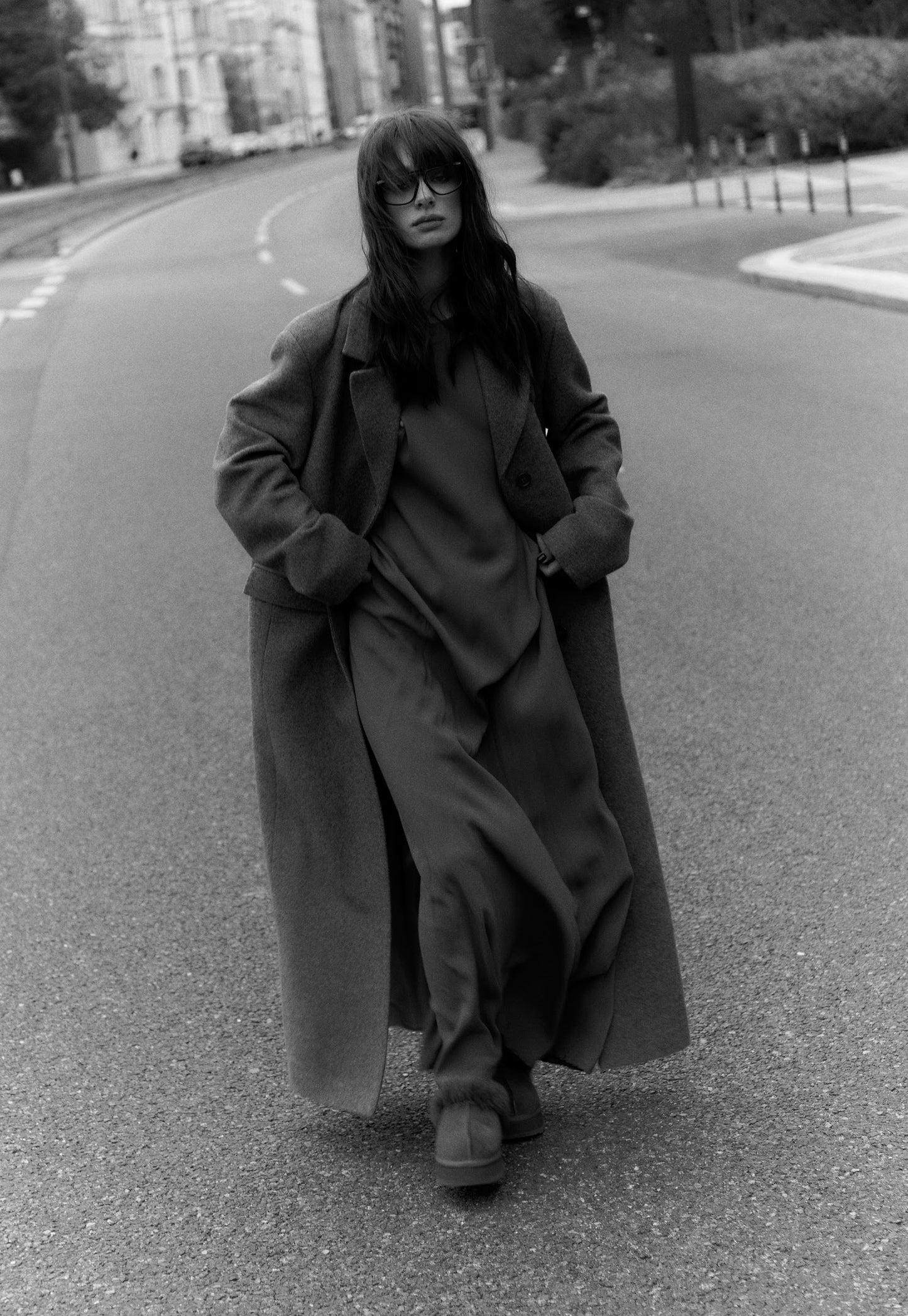 STRAIGHT FIT VLNĚNÝ KABÁT. ŠEDÝ