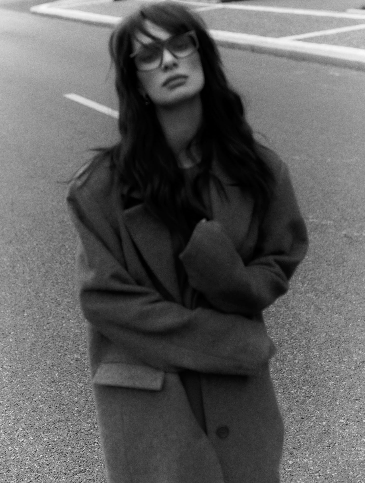 STRAIGHT FIT VLNĚNÝ KABÁT. ŠEDÝ