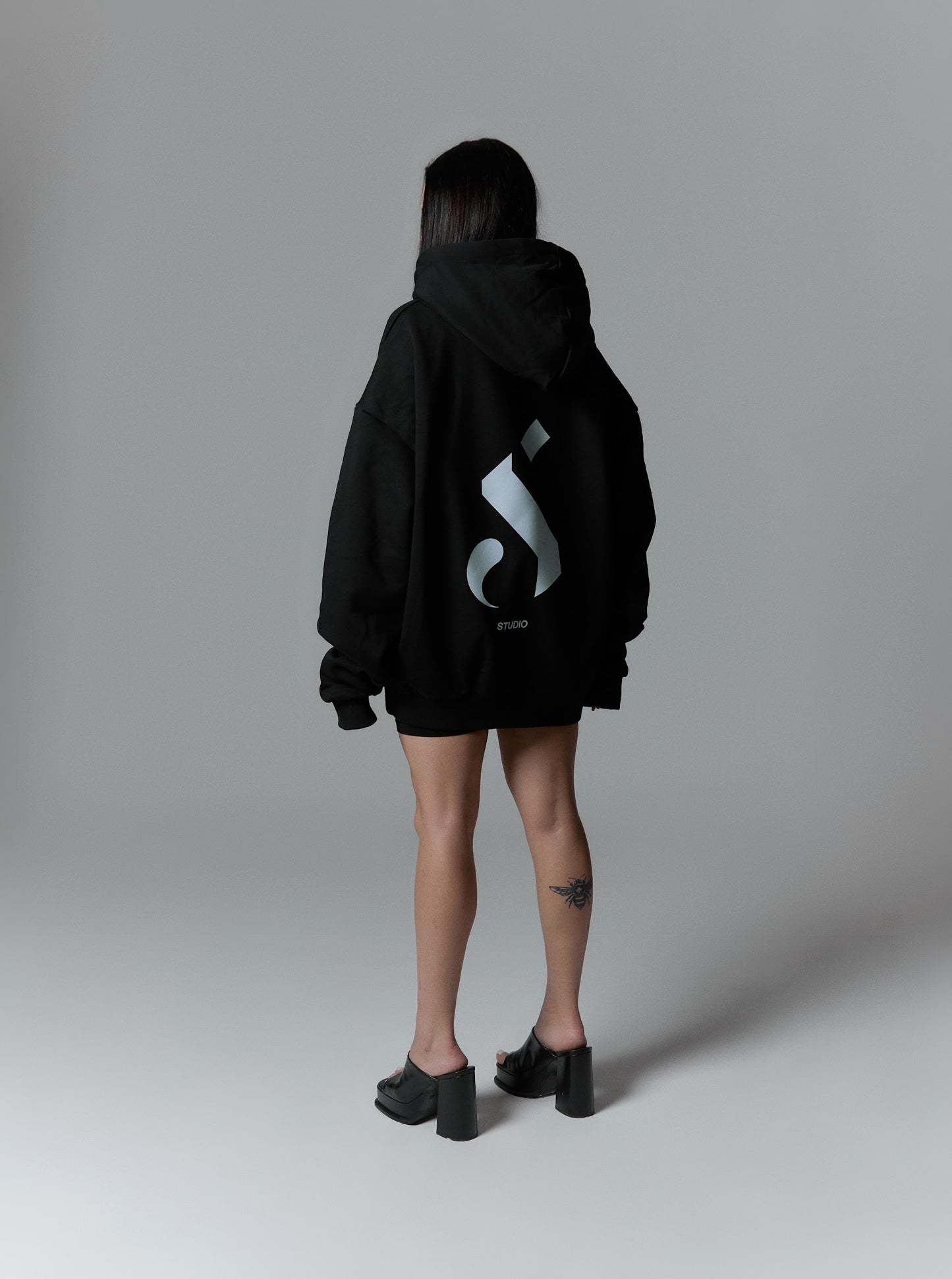 Heavyweight Black hoodie - So close studio
