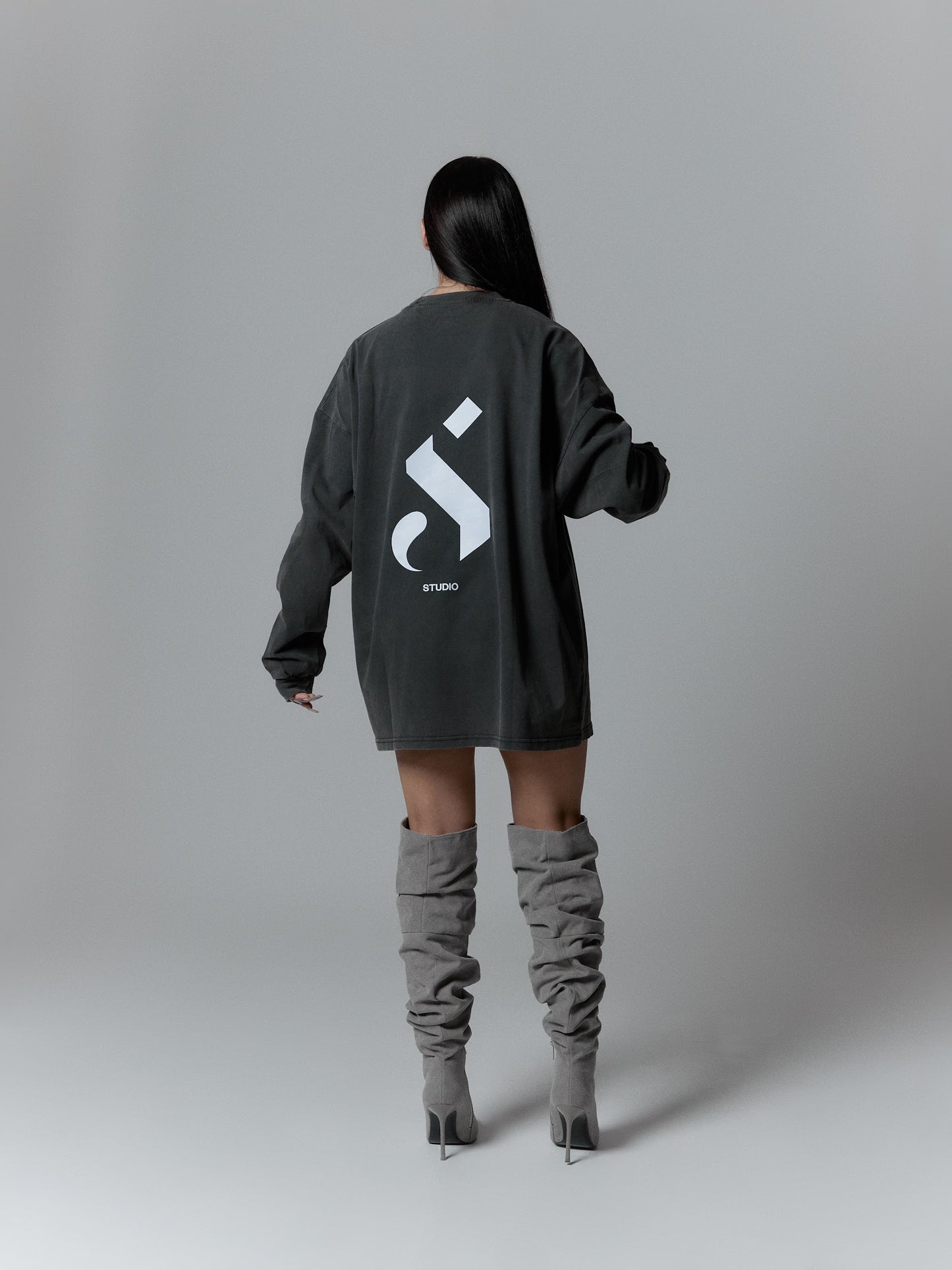 Heavyweight Washed gray longsleeve - "LHNG"