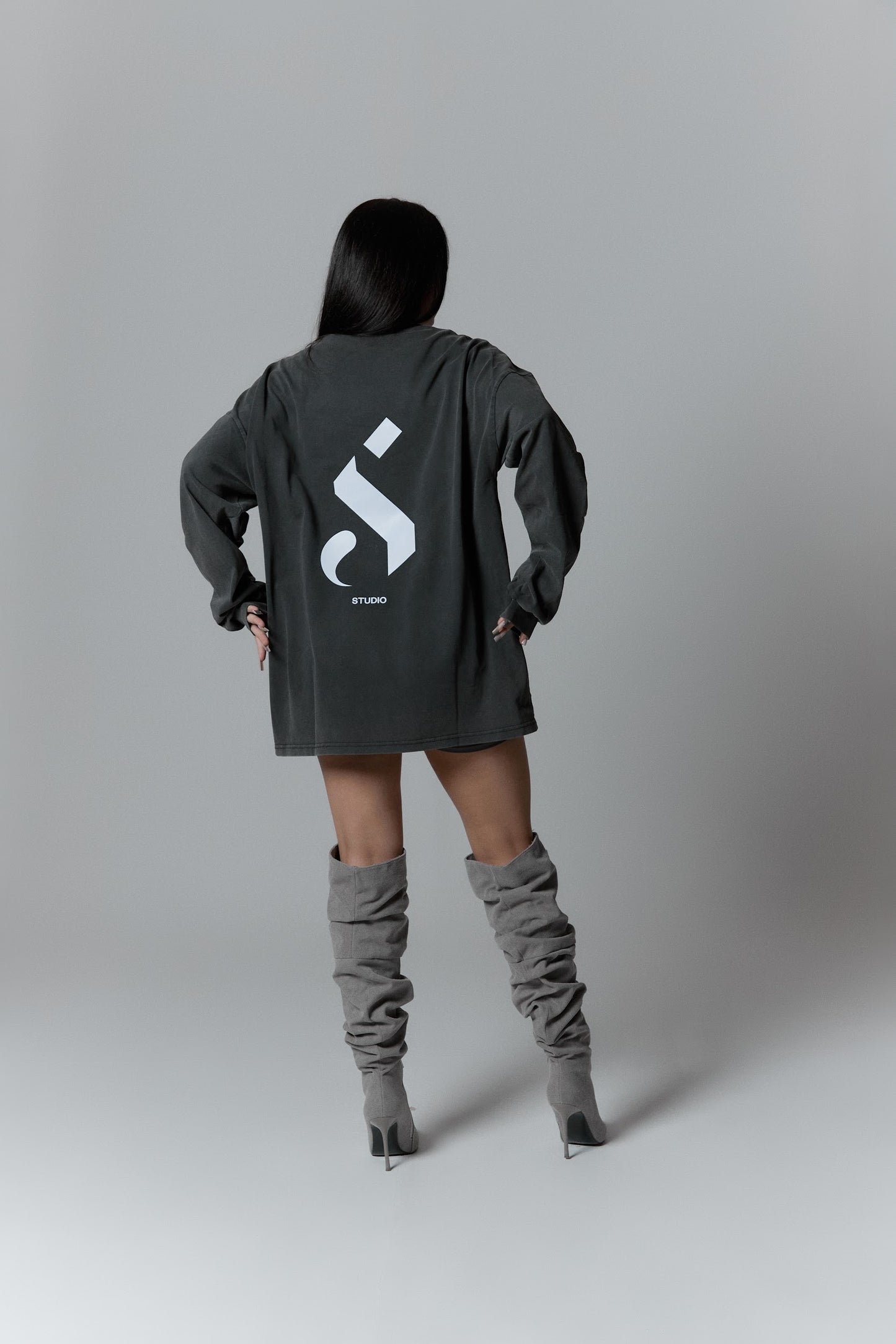 Heavyweight Washed gray longsleeve - "LHNG"