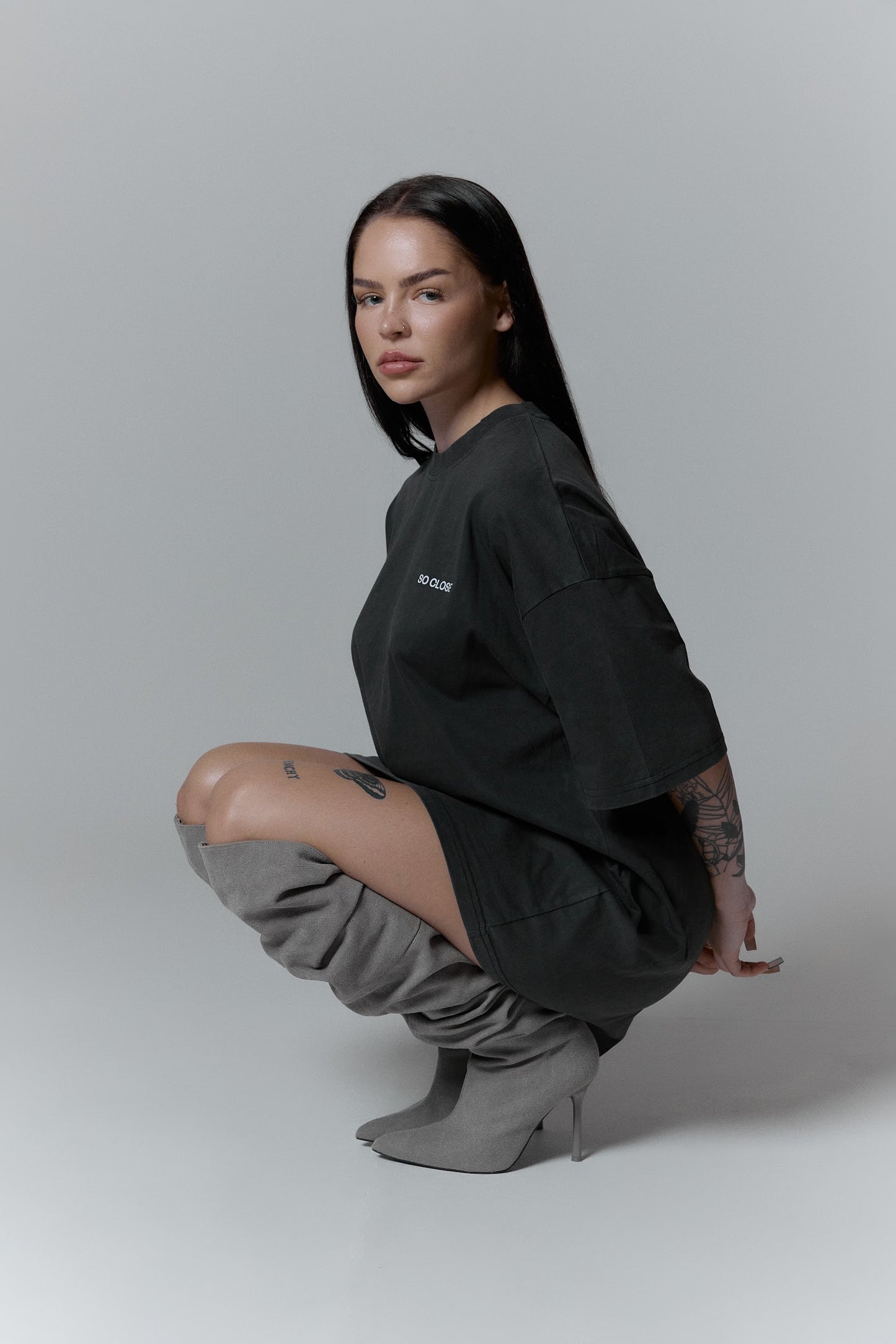 Heavyweight Washed gray t-shirt - "LHNG"