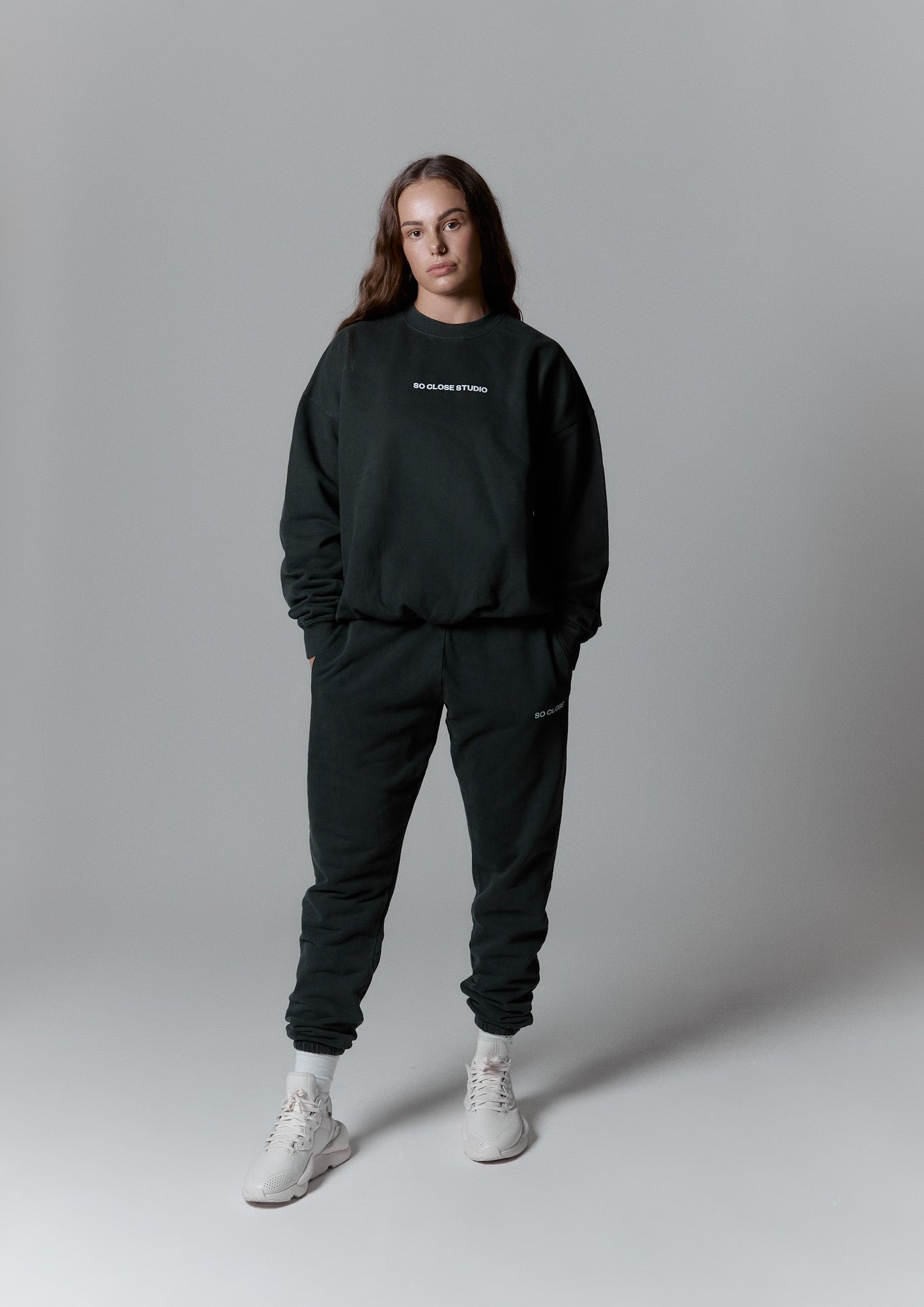 Heavyweight Crewneck gray - "So close studio"