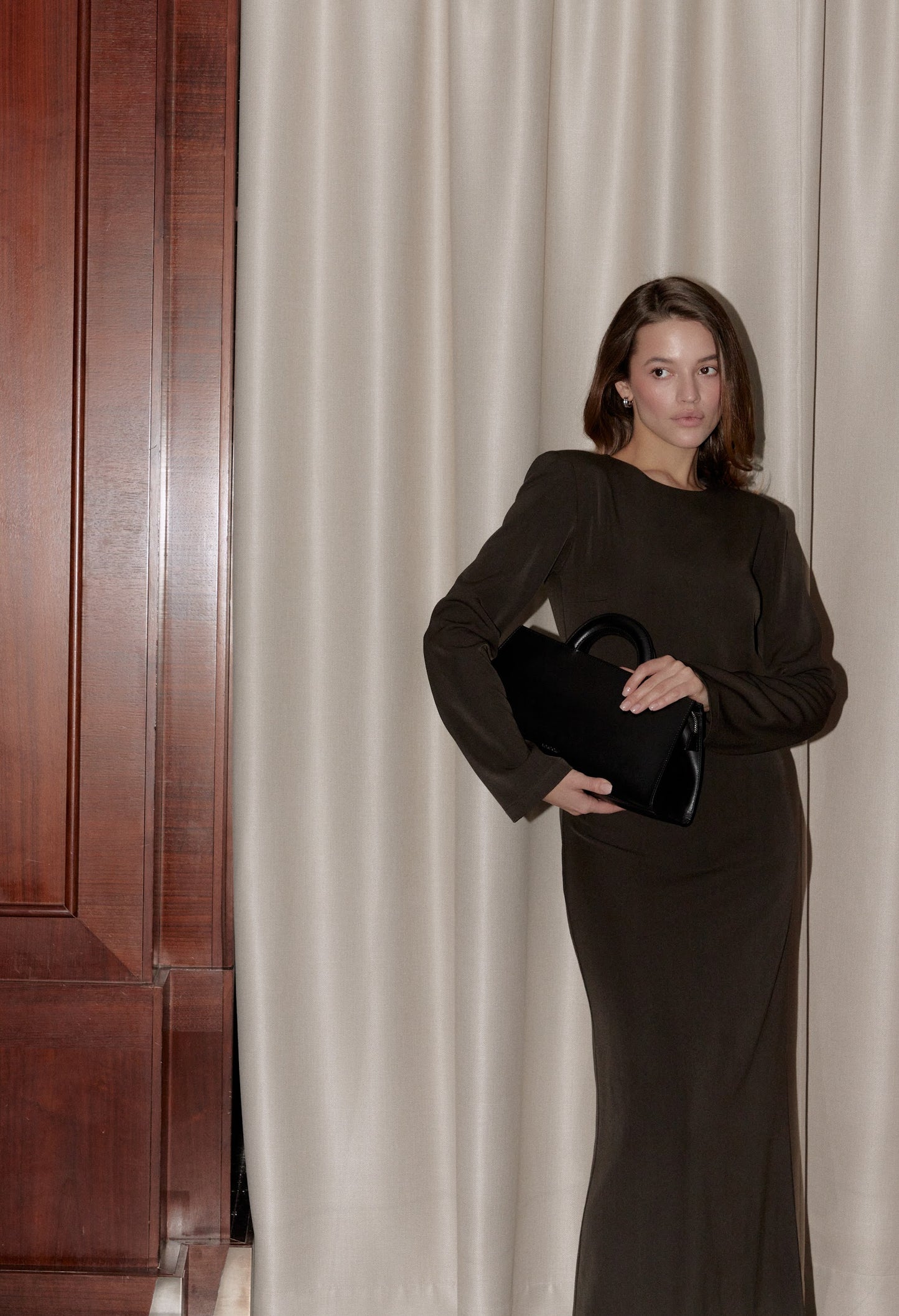 DRESS WITH PADDED SHOULDER