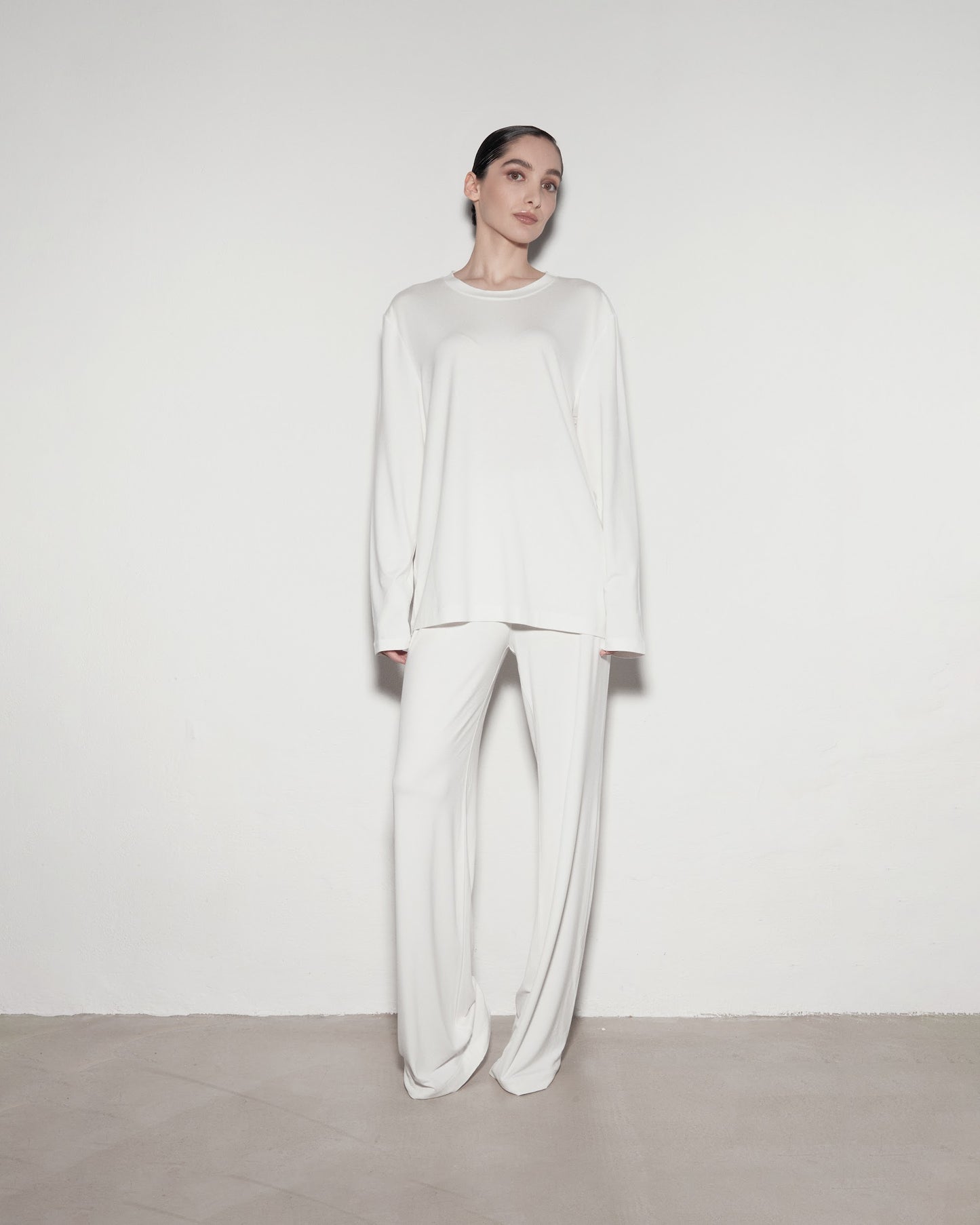KALHOTY. White