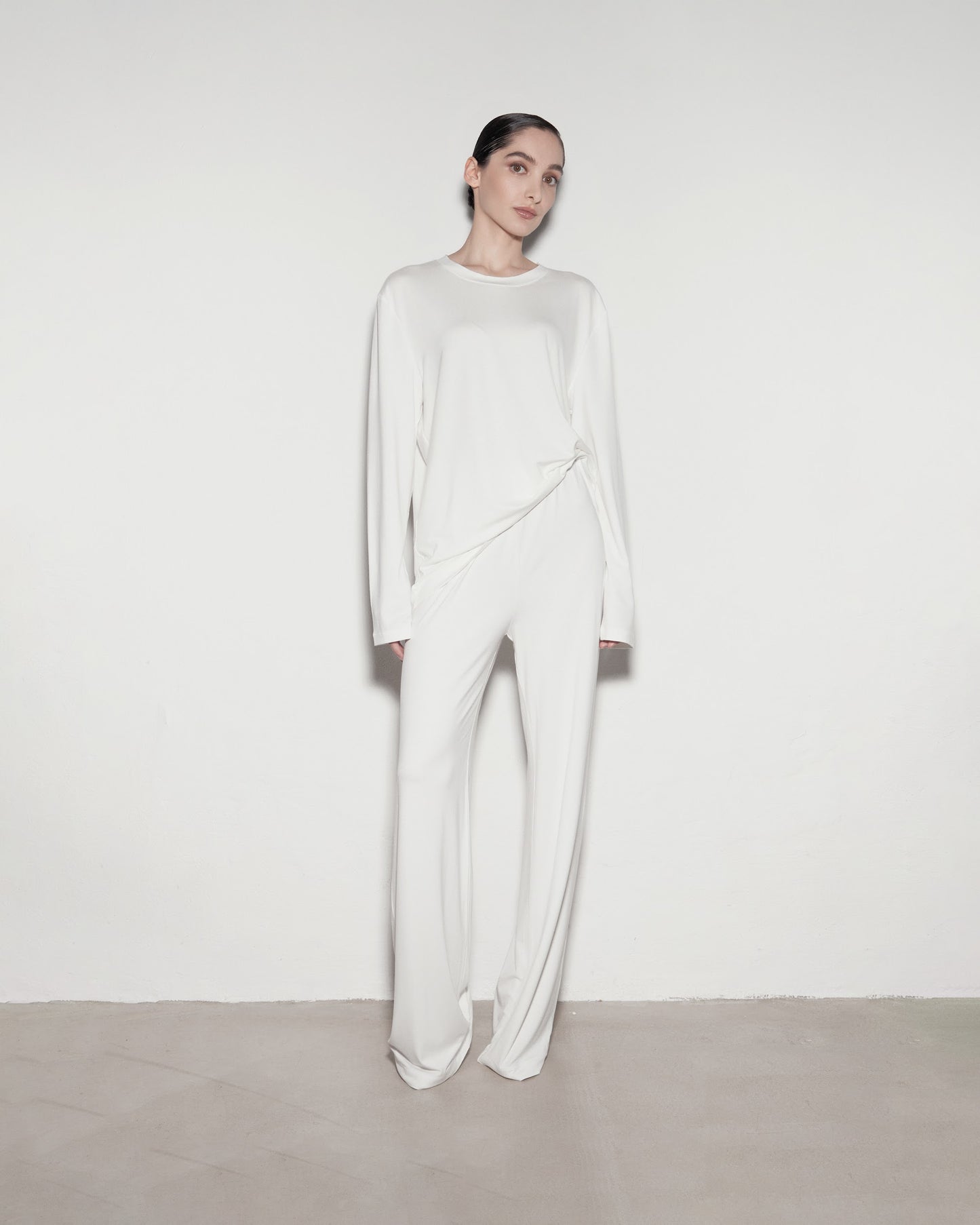 KALHOTY. White
