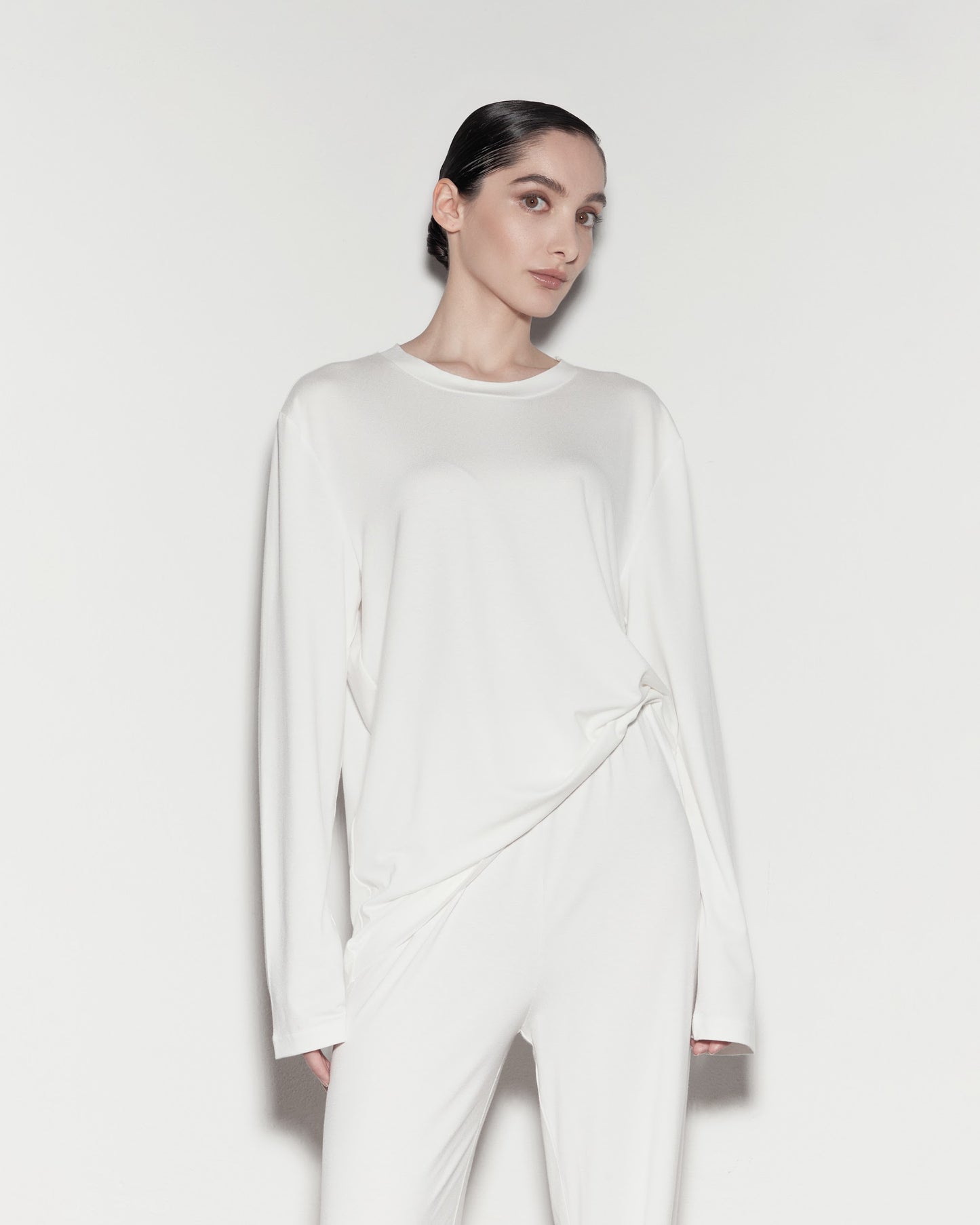 LONGSLEEVE. White
