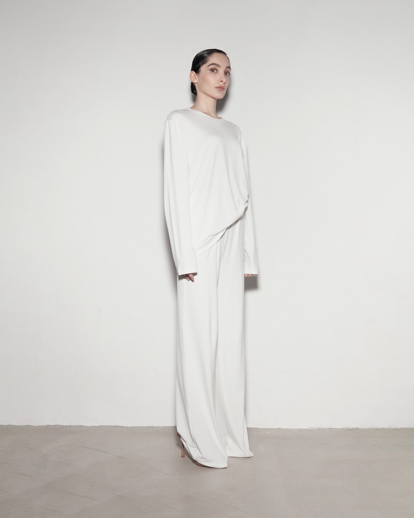 KALHOTY. White