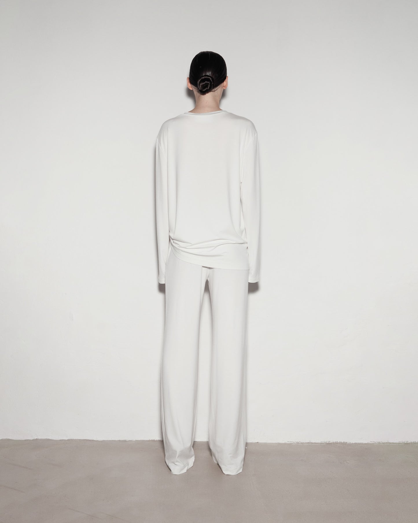 KALHOTY. White