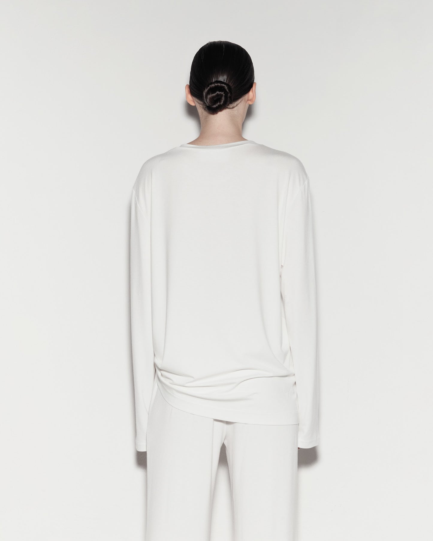 LONGSLEEVE. White