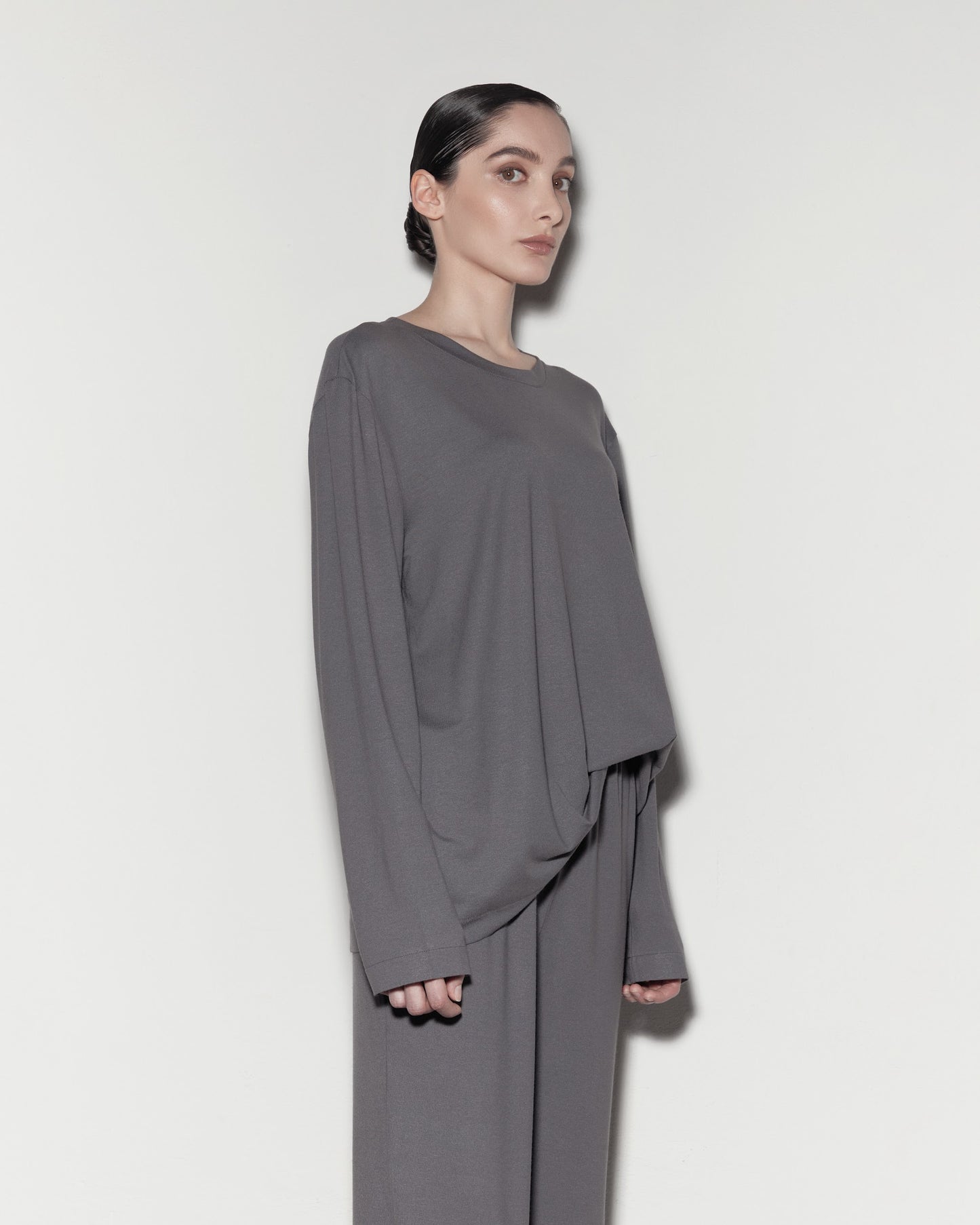 LONGSLEEVE. Gray
