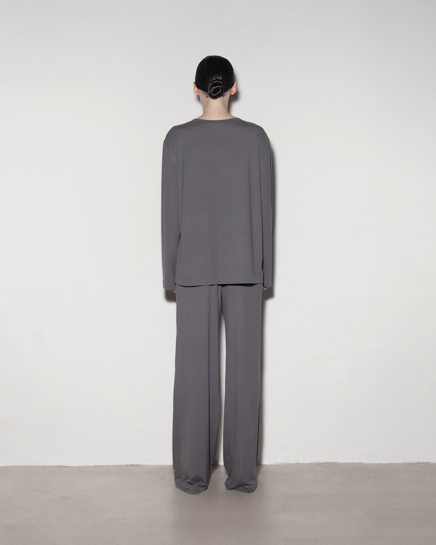 KALHOTY. Gray
