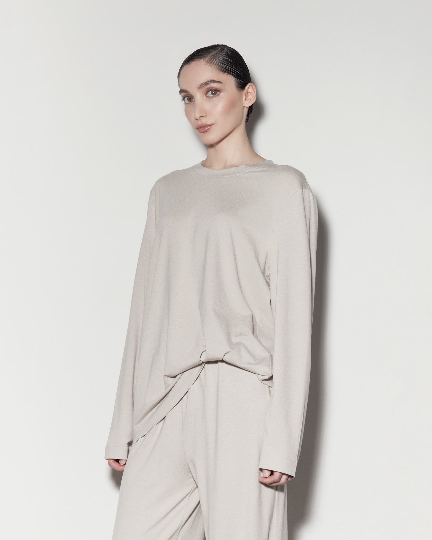LONGSLEEVE. Beige