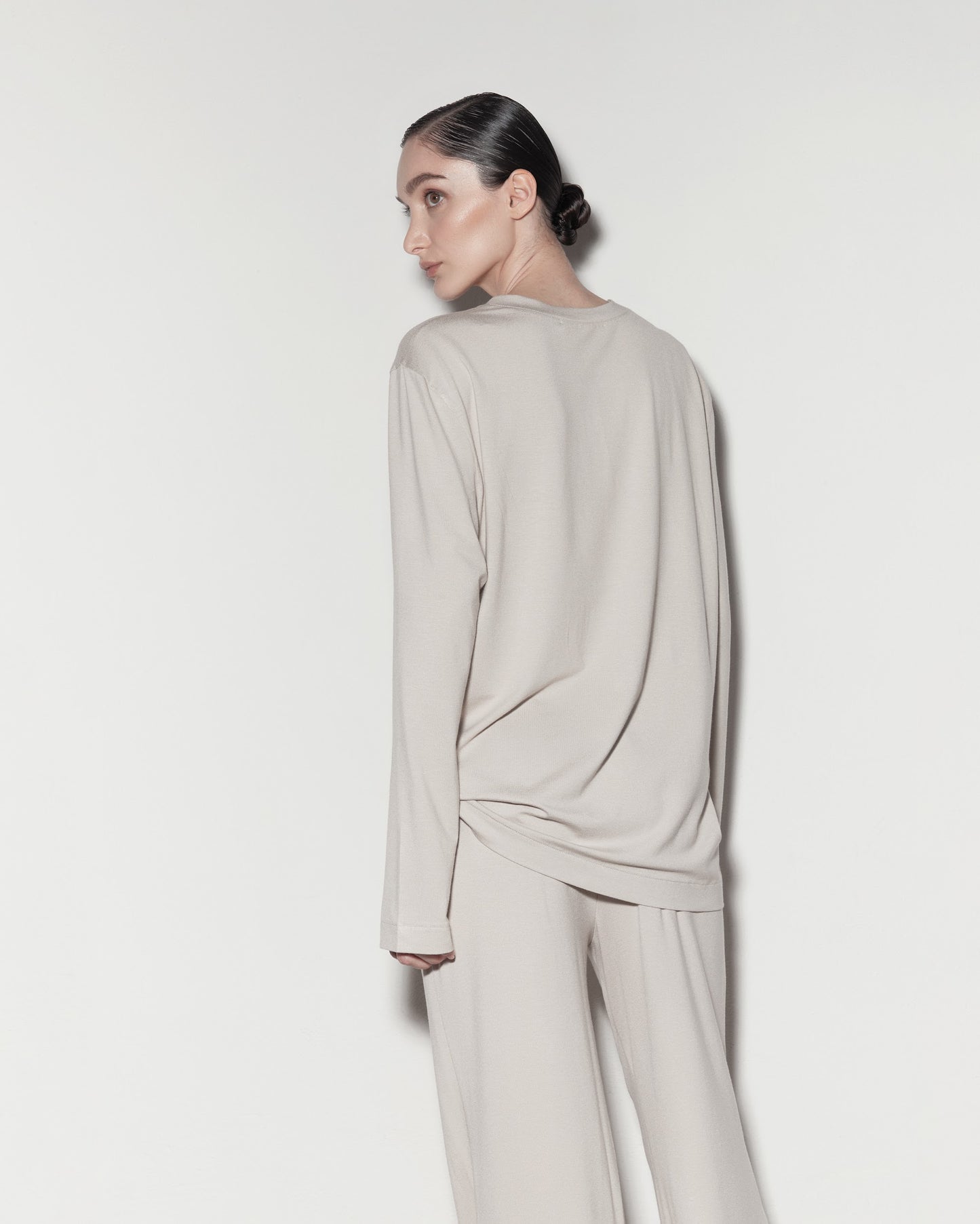 LONGSLEEVE. Beige