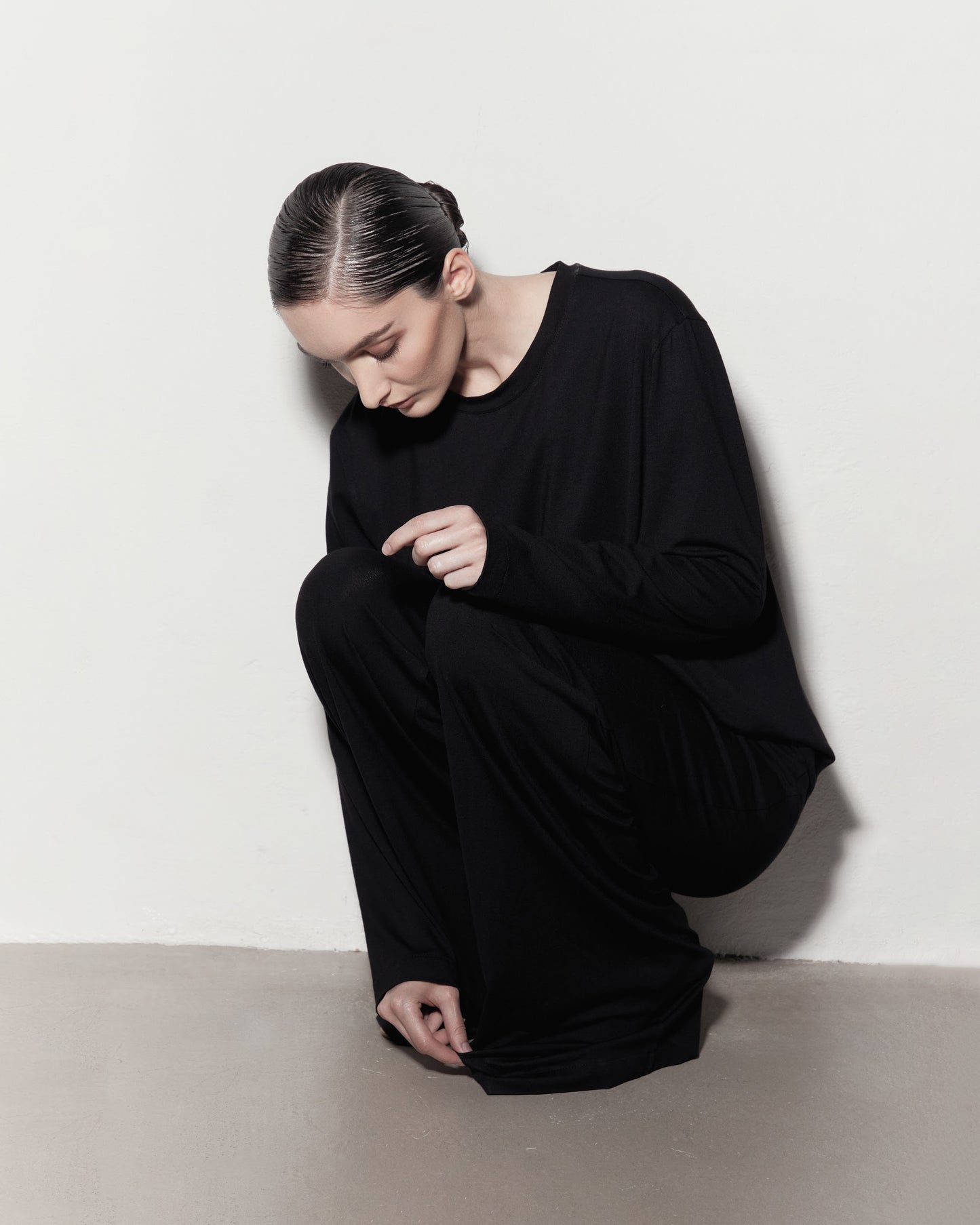 LONGSLEEVE. Black