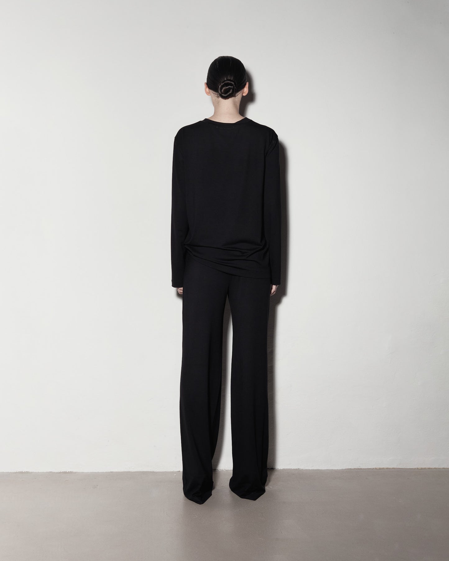KALHOTY. Black