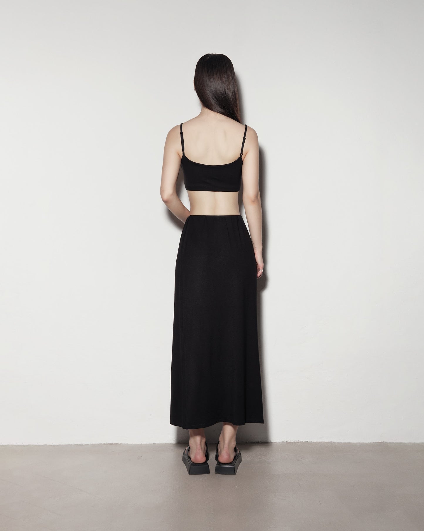 MIDI skirt. BLACK