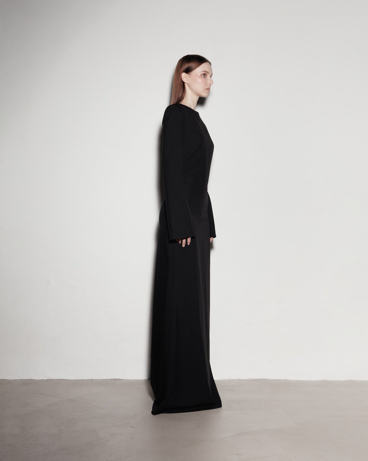 Dress with stuffed shoulders. Black