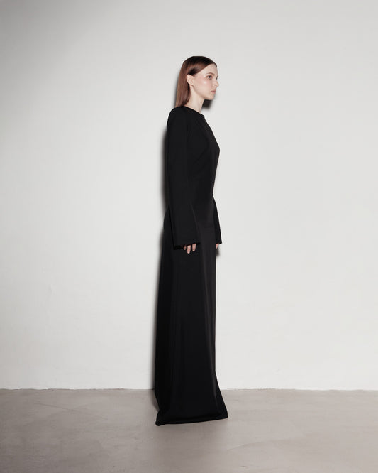 Dress with stuffed shoulders. Black