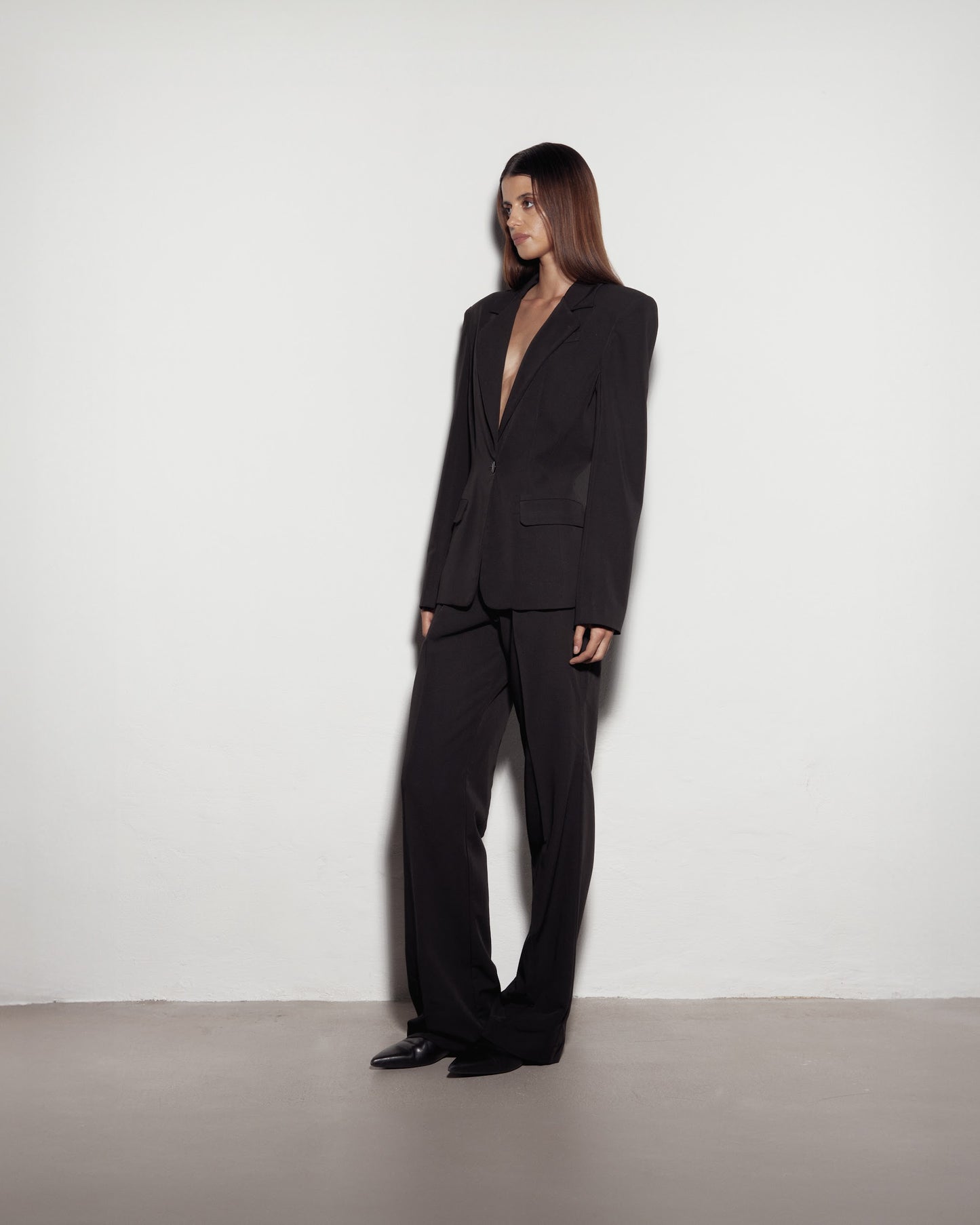 VYPASOVANÉ SAKO. ČERNÉ