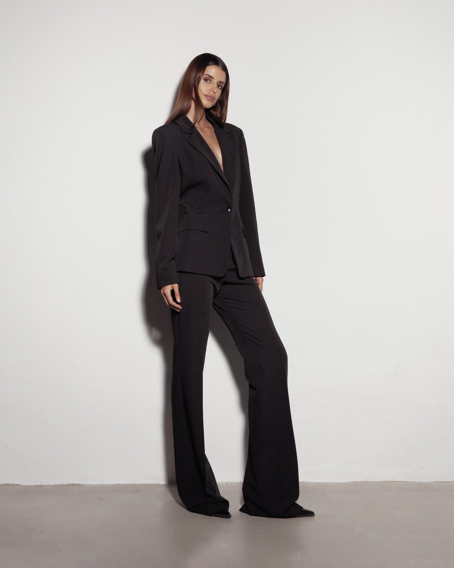 VYPASOVANÉ SAKO. ČERNÉ