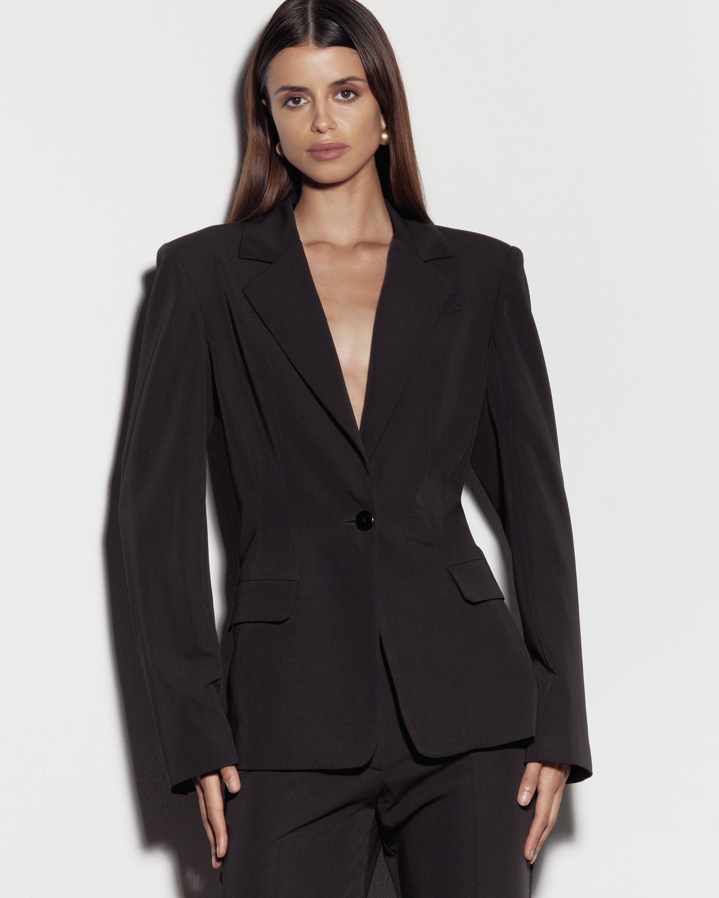 VYPASOVANÉ SAKO. ČERNÉ