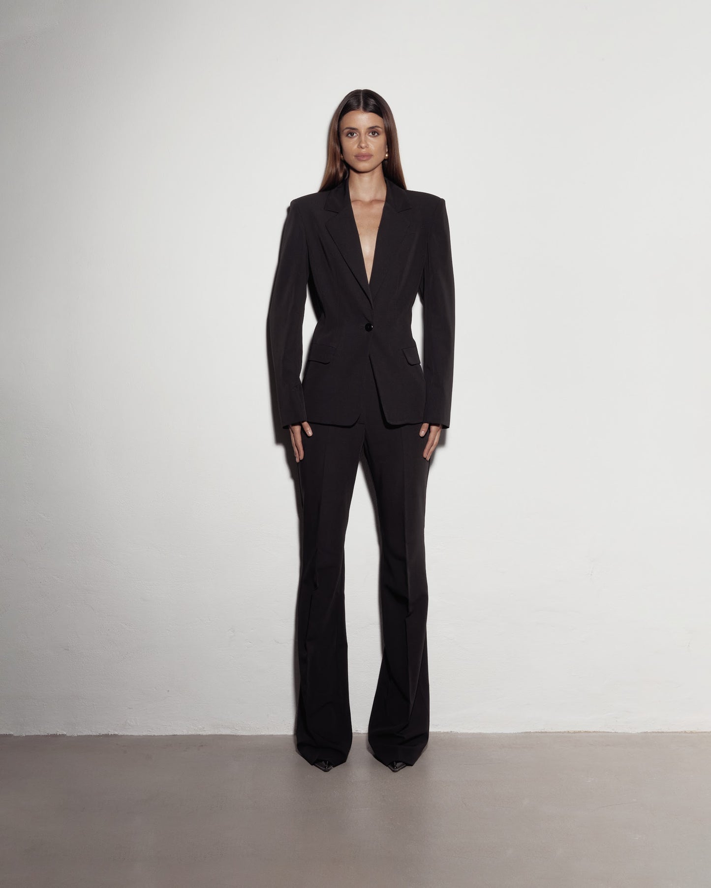 VYPASOVANÉ SAKO. ČERNÉ