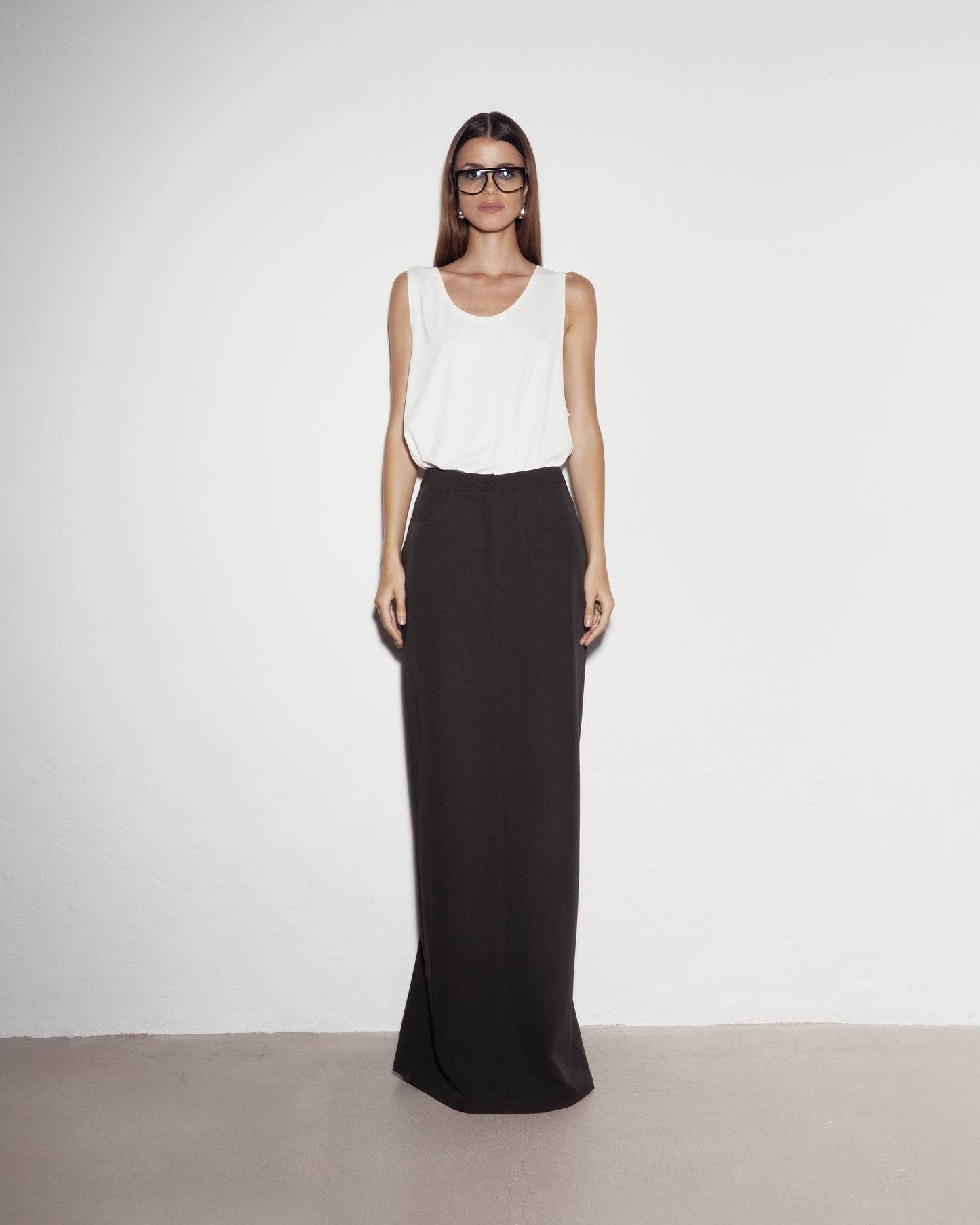 "DAILY" Max skirt. BLACK