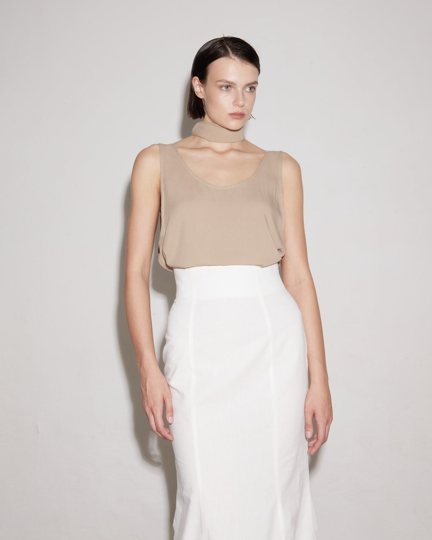 DATE T-SHIRT. BEIGE