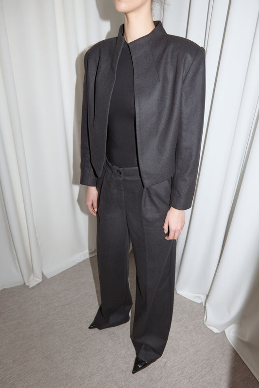 CANONIQUE JACKET X WOOL PANTS. BLACK