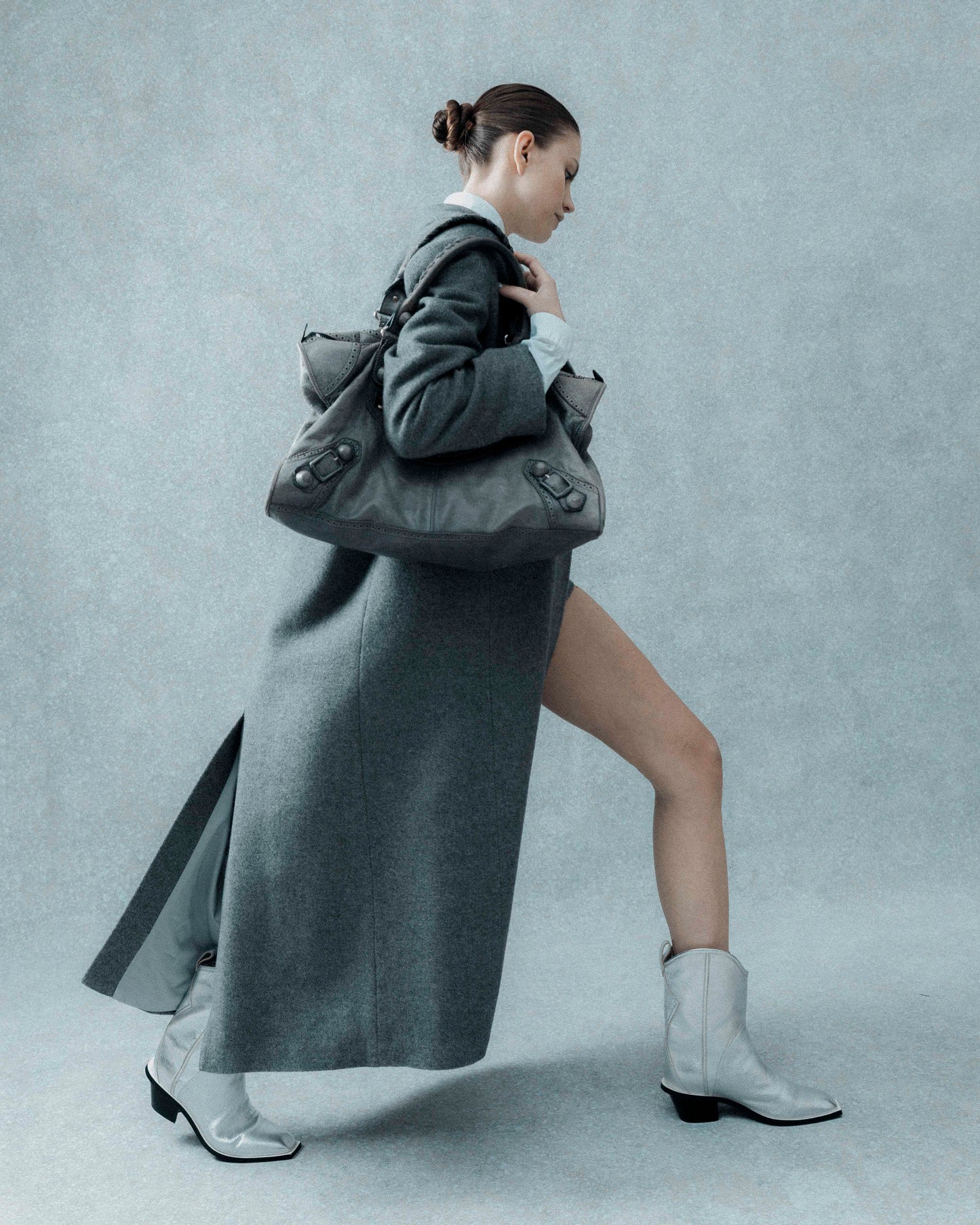 STRAIGHT FIT VLNĚNÝ KABÁT. ŠEDÝ