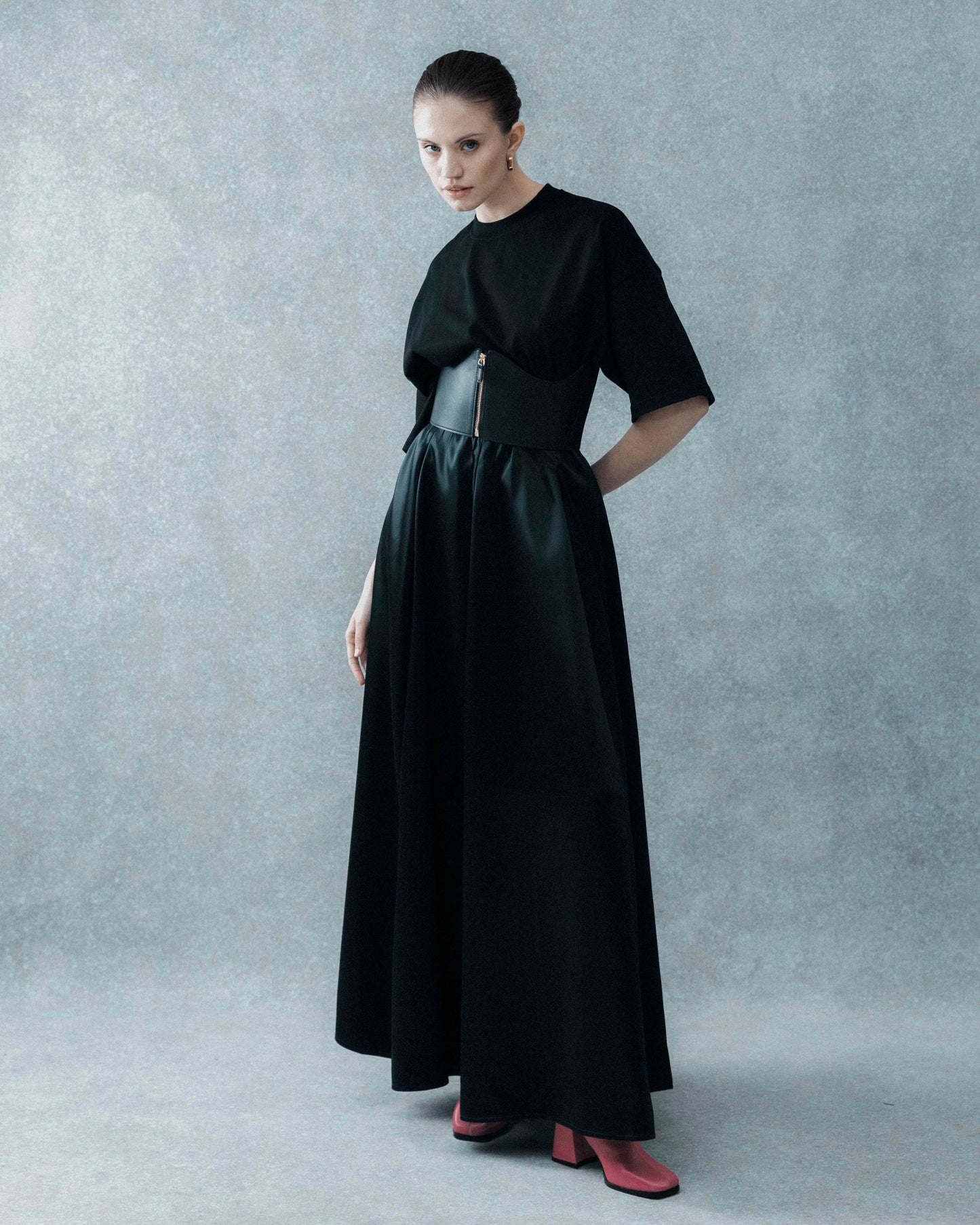 SATIN SKIRT. BLACK