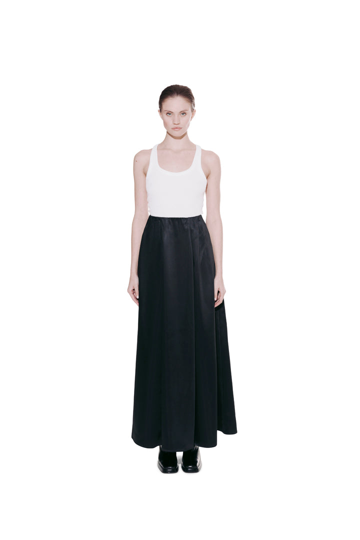 SATIN SKIRT. BLACK