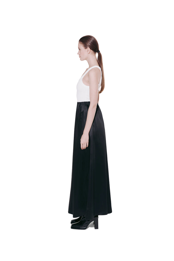 SATIN SKIRT. BLACK