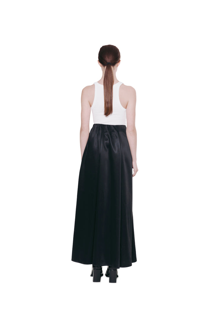 SATIN SKIRT. BLACK