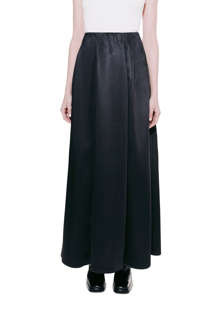 SATIN SKIRT. BLACK