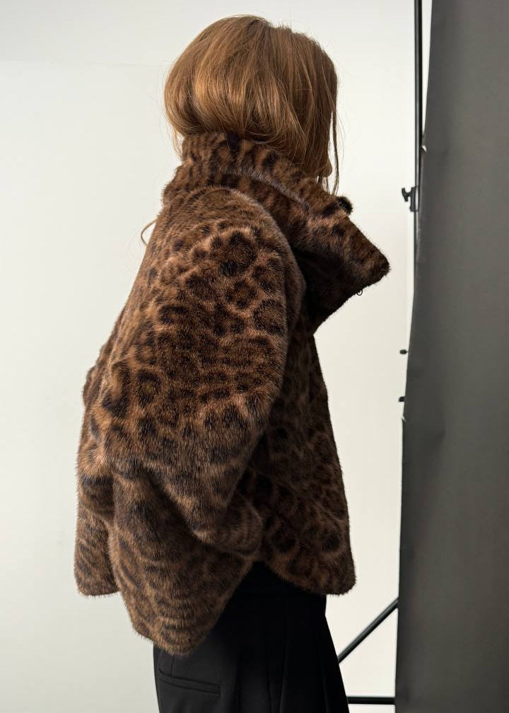 FAUX-FUR COAT. LEO