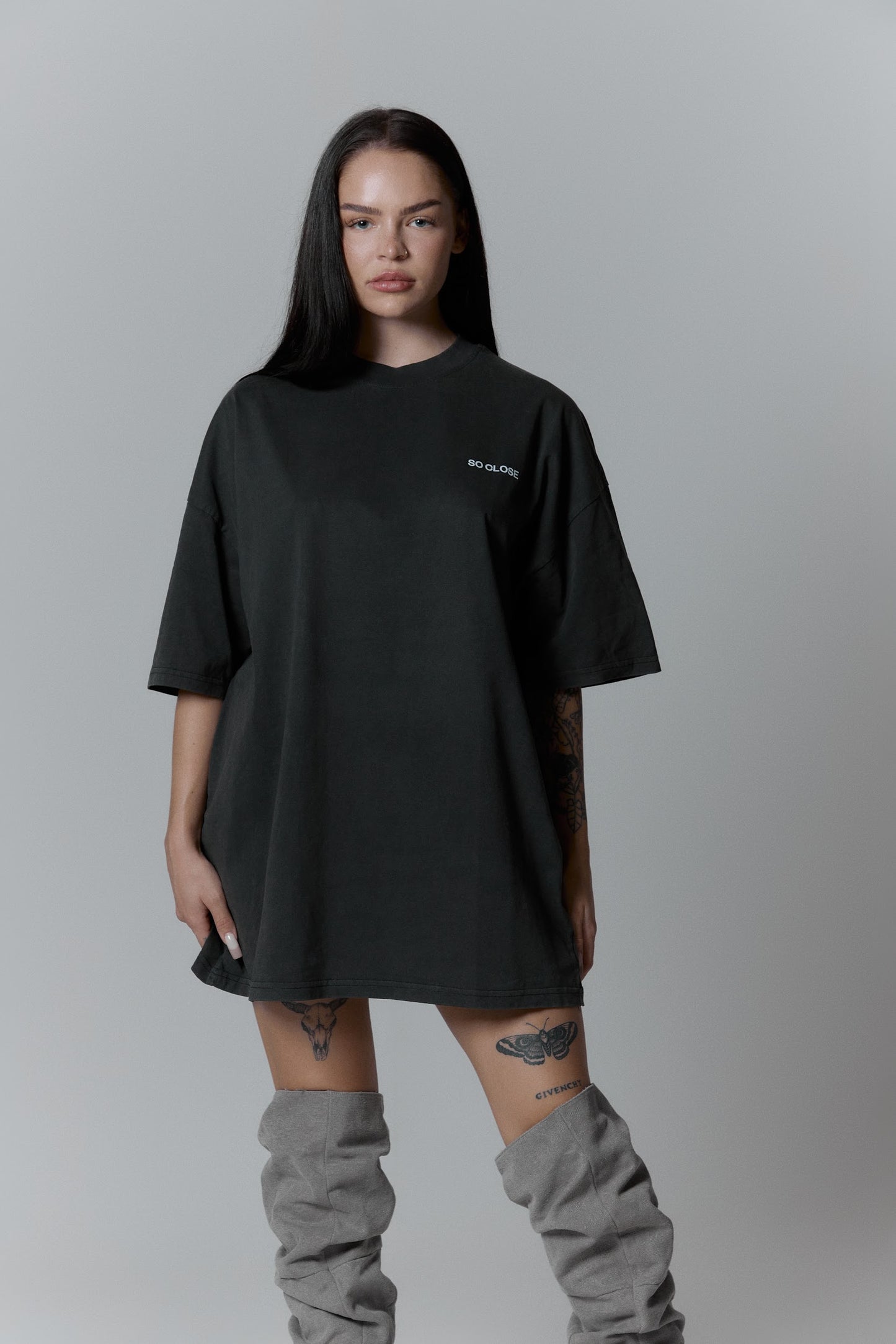 Heavyweight Black t-shirt - "LHNG"