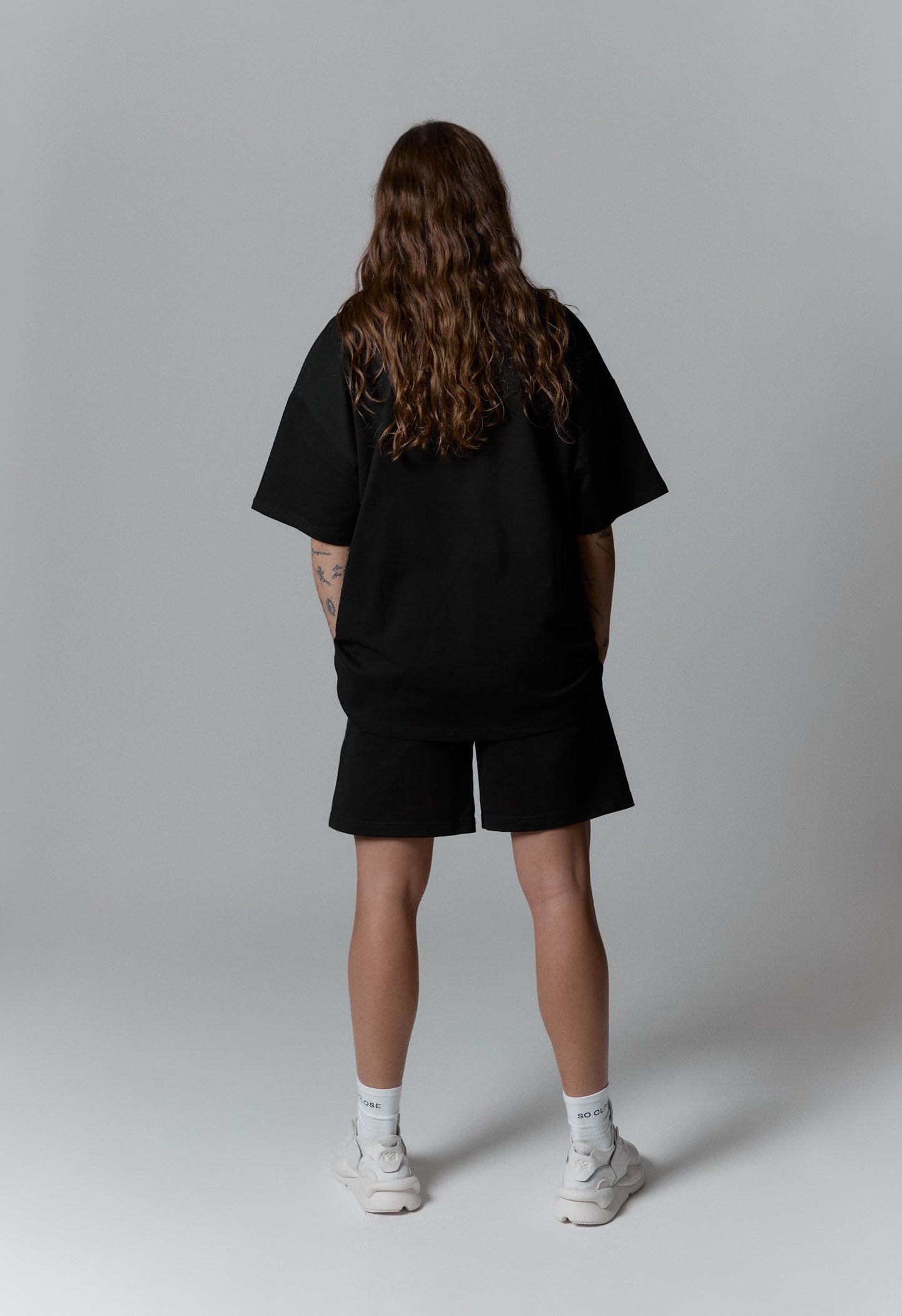 Heavyweight Black t-shirt - "So close studio"