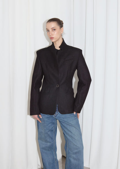 WOOL FITTED BLAZER. BLACK