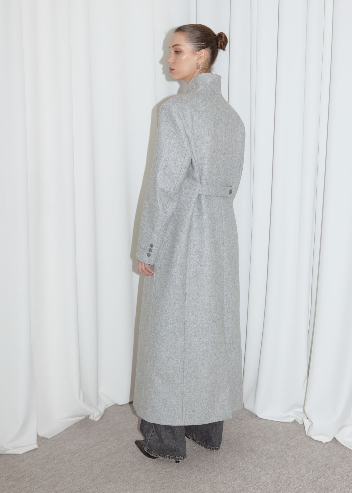 WOOL COAT. GREY