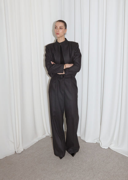 CANONIQUE JACKET X WOOL PANTS. BLACK