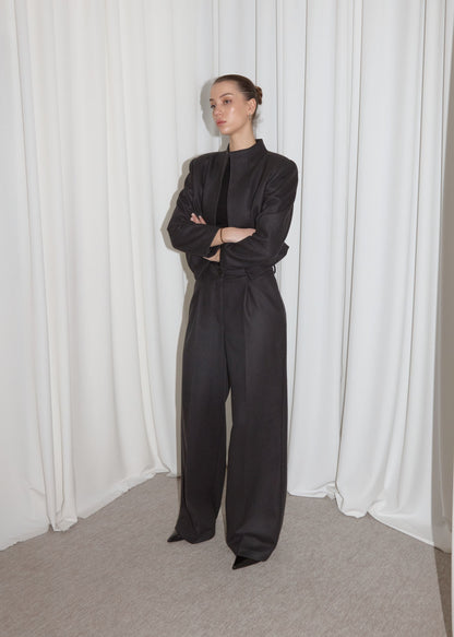 CANONIQUE JACKET X WOOL PANTS. BLACK