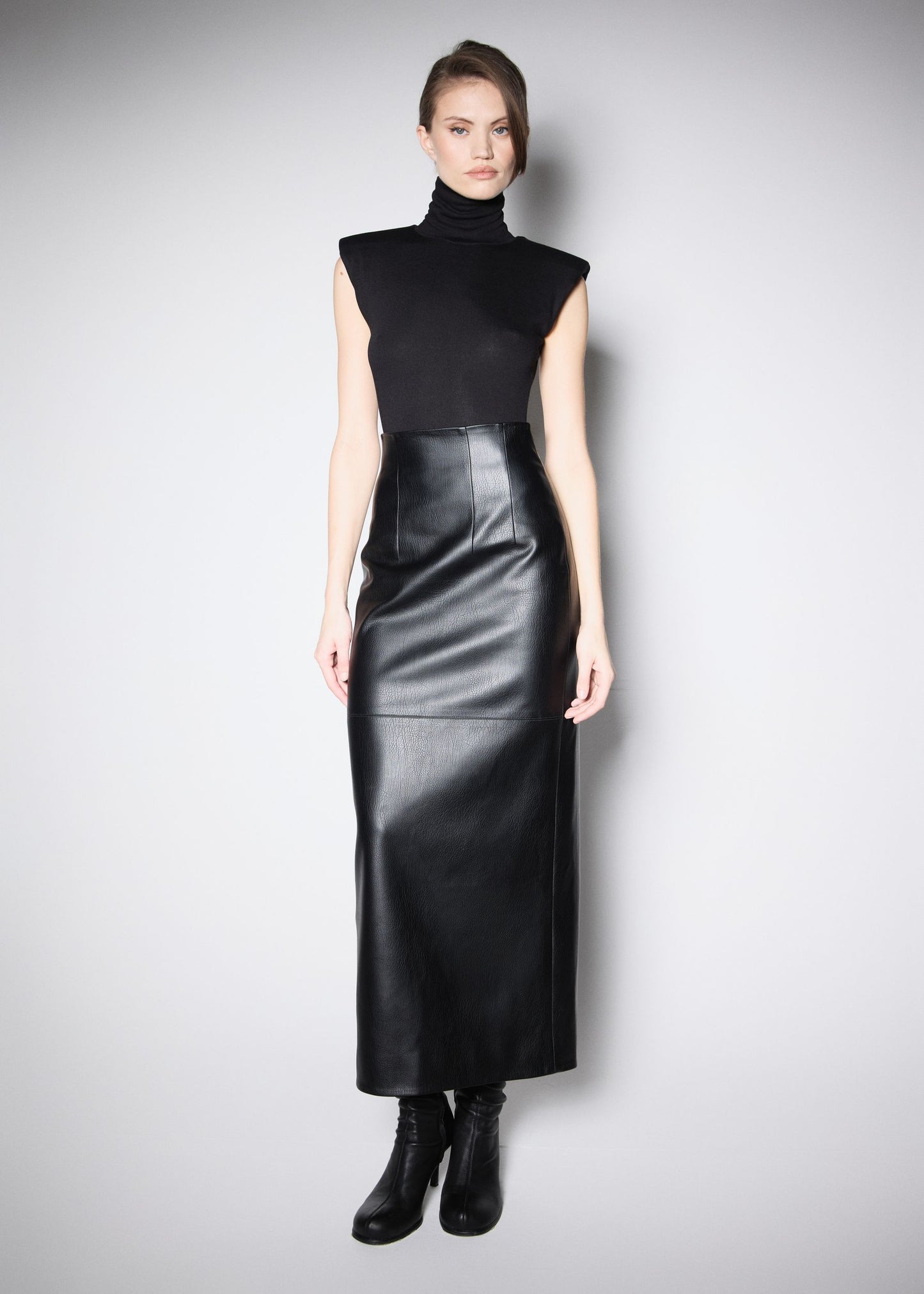 90’S MIDI SKIRT.BLACK PREMIUM VEGAN LEATHER