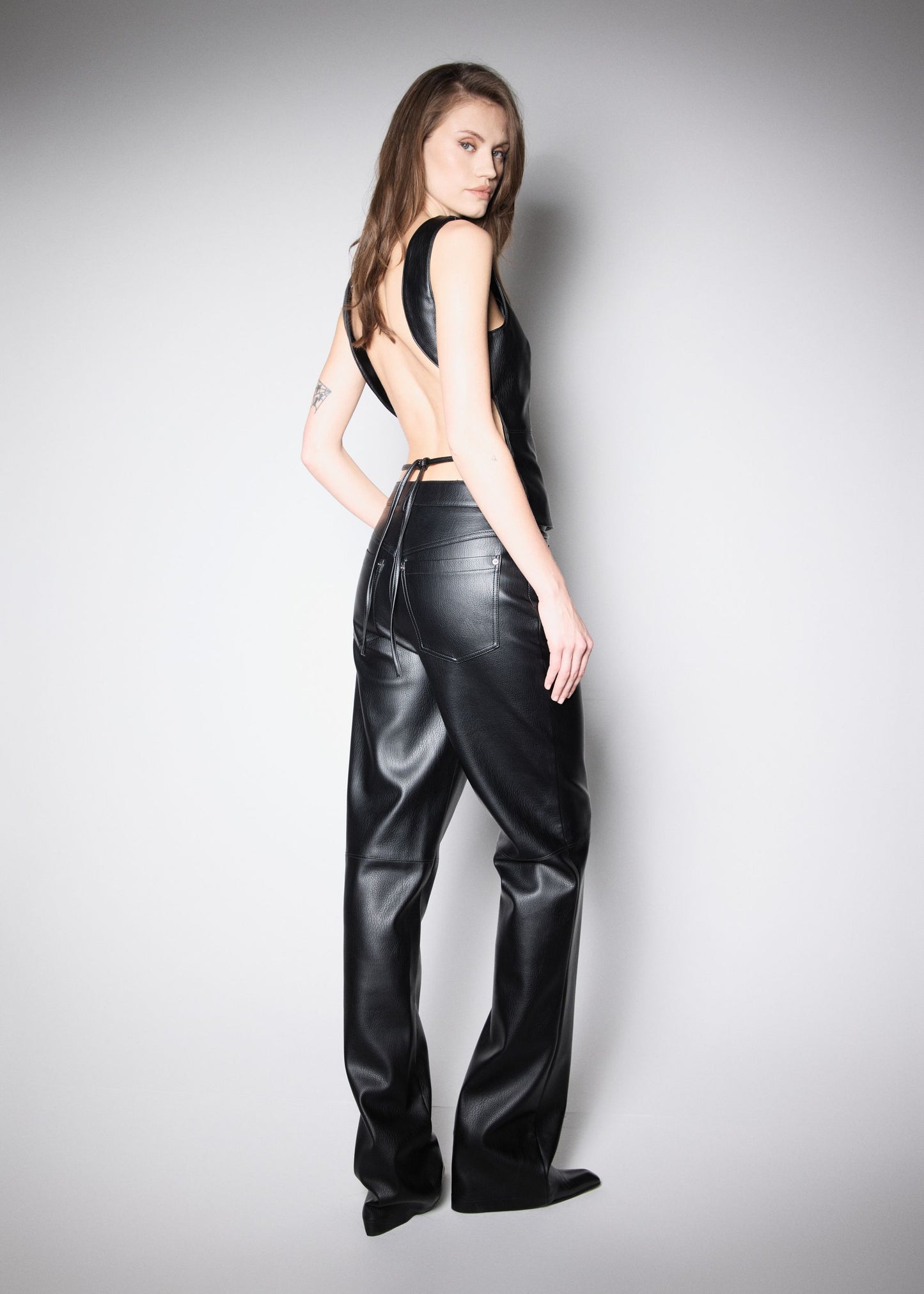 90’S TROUSERS. BLACK PREMIUM VEGAN LEATHER