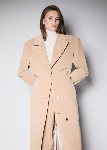 KENNEDY TRENCH. BEIGE VEGAN SUIDE