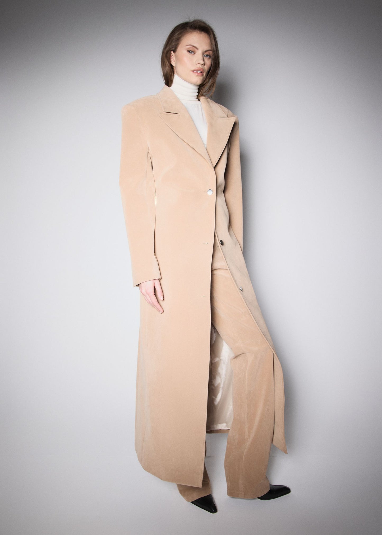 KENNEDY TRENCH. BEIGE VEGAN SUIDE